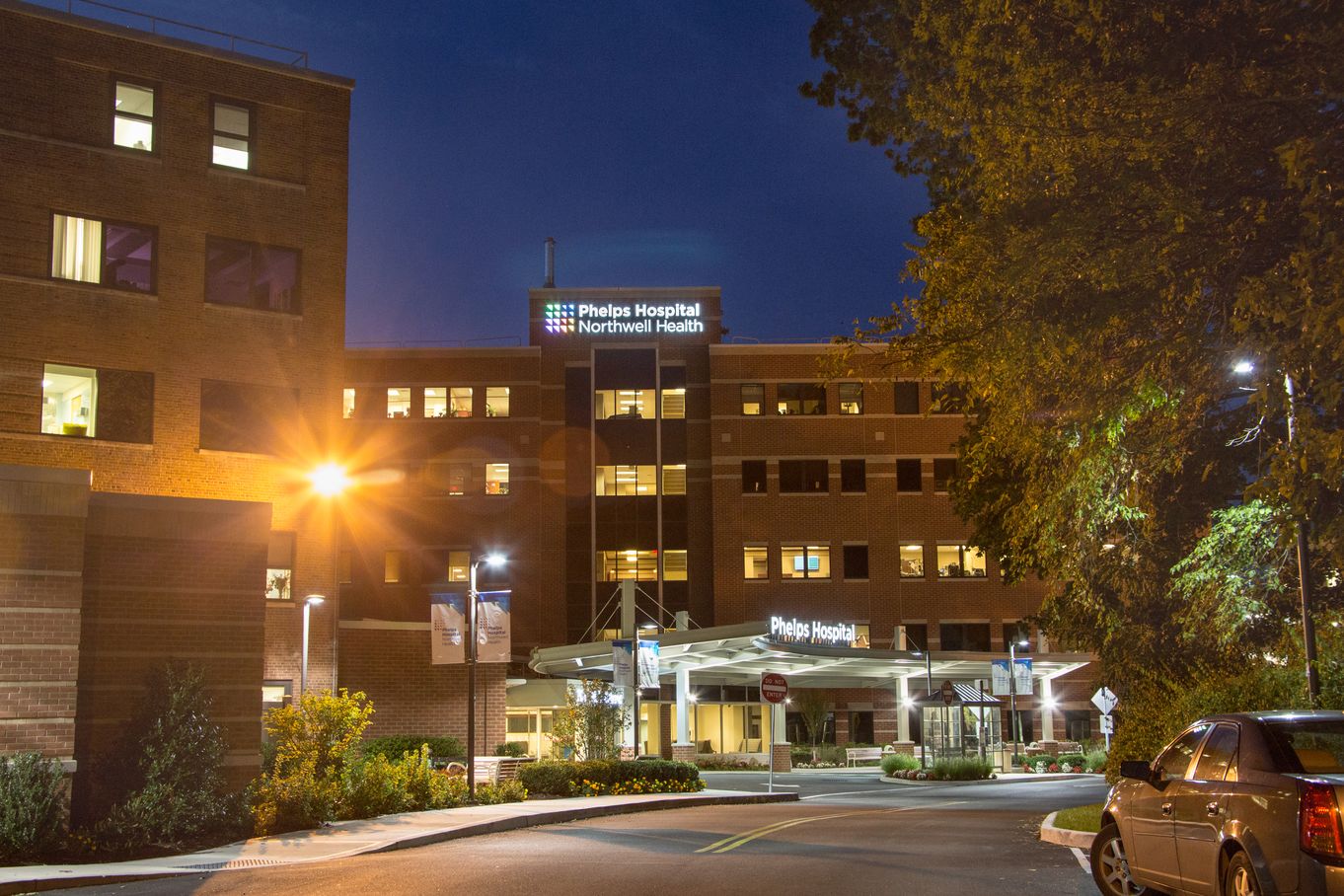 Entergy makes $30k contribution to Phelps Hospital emergency department